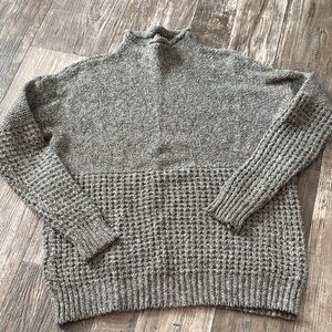 Women’s Green American Eagle Sweater